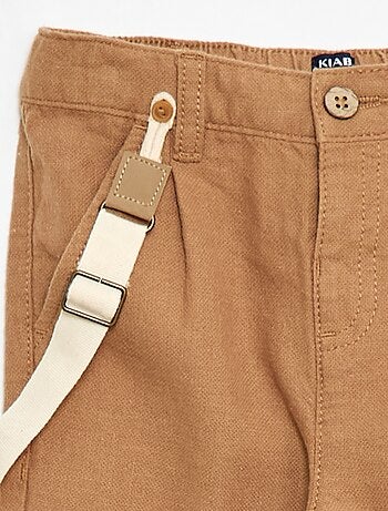 Pantalón chino de lino mezclado con tirantes