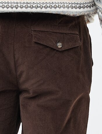 Pantalón chino de pana corte estándar