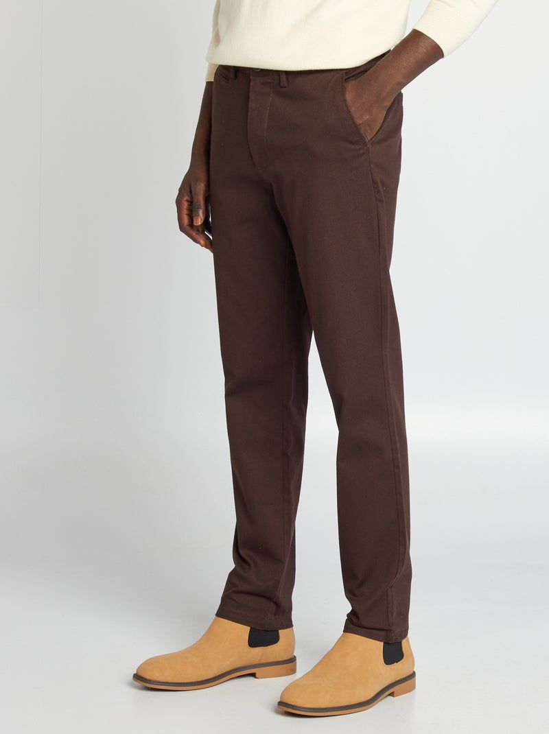 Pantalón chino de sarga corte slim MARRON - Kiabi
