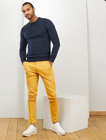 Hombre talla S-XXL - Pantalón chino de sarga de algodón elástica - Kiabi