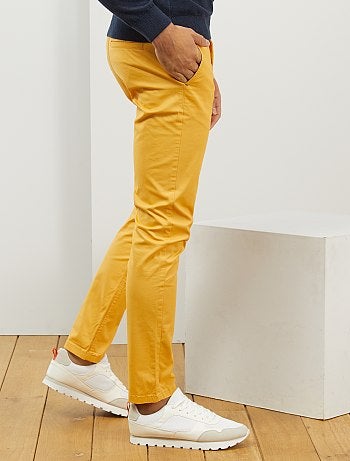 Hombre talla S-XXL - Pantalón chino de sarga de algodón elástica - Kiabi