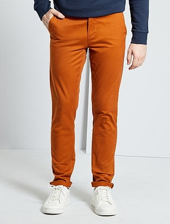 Hombre talla S-XXL - Pantalón chino de sarga de algodón elástica - Kiabi