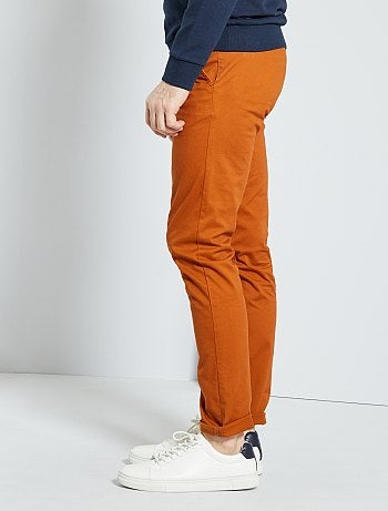 Hombre talla S-XXL - Pantalón chino de sarga de algodón elástica - Kiabi