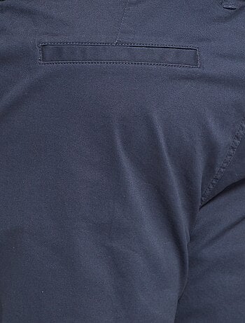 Pantalón chino de sarga elástico fitted - Kiabi