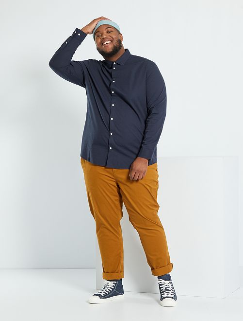 Pantalón chino de sarga elástico fitted Tallas grandes hombre - Kiabi -  20,00€