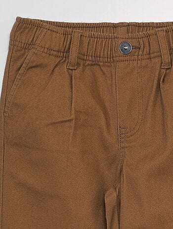 Pantalón chino de tejido elástico