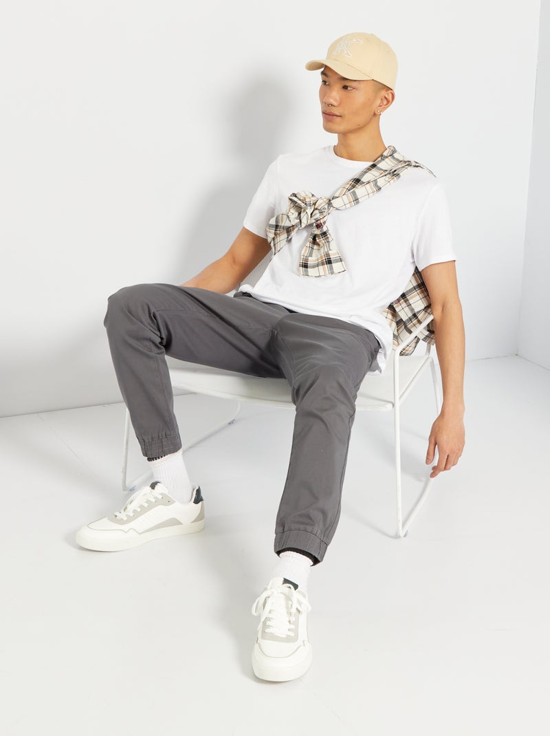 Pantalón chino estilo jogger GRIS - Kiabi