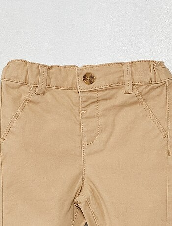 Pantalón chino liso