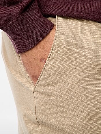 Pantalón chino liso de algodón elástico