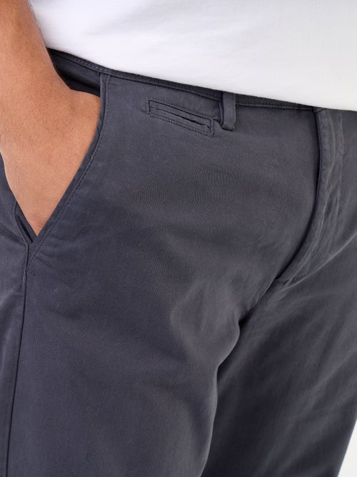 Pantalón chino liso de tiro estándar - Kiabi