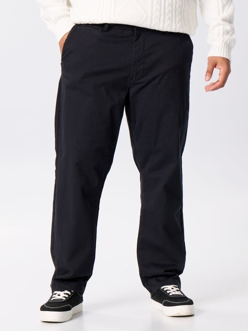 Pantalón chino liso de tiro estándar - Kiabi Pantalón chino liso de tiro estándar - Kiabi