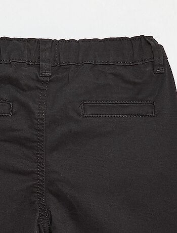 Pantalón chino recto de algodón elástico