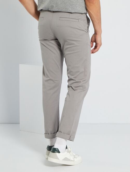 Pantalón chino regular L32 - GRIS - Kiabi - 15.00€