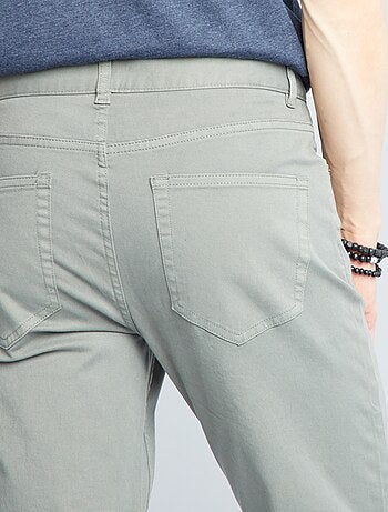 Pantalón chino slim con 5 bolsillos - L32