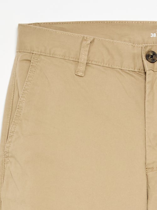 Pantalón chino slim de algodón puro L36 +1,90 m - Kiabi Pantalón chino slim de algodón puro L36 +1,90 m - Kiabi
