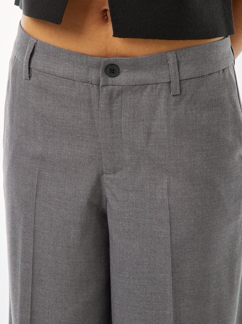 Pantalón city ancho con pinzas Gris - Kiabi