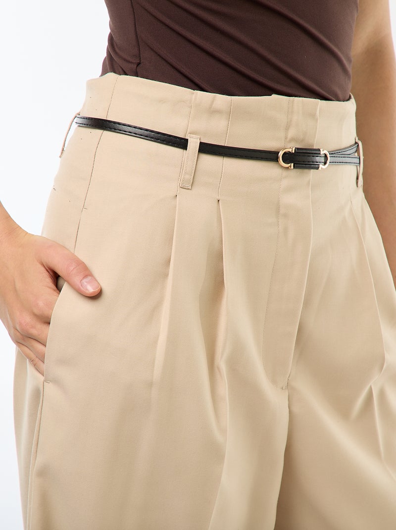Pantalón city de corte ancho con cinturón fino Beige - Kiabi