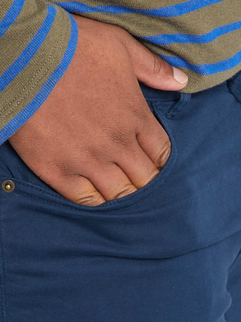 Pantalón con 5 bolsillos fitted L34 AZUL - Kiabi