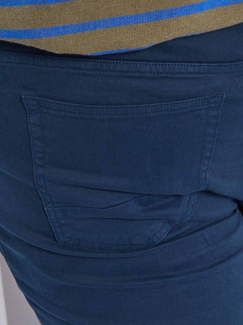 Pantalón con 5 bolsillos fitted L34 AZUL - Kiabi