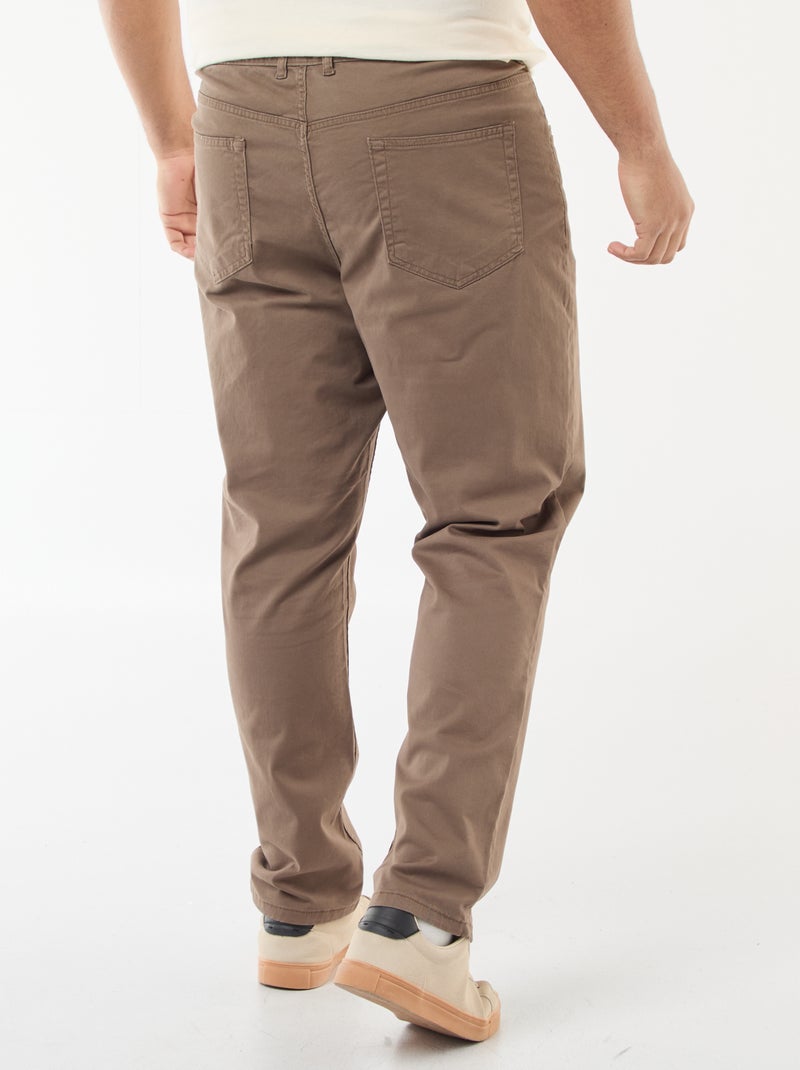 Pantalón con 5 bolsillos fitted L34 Marron - Kiabi