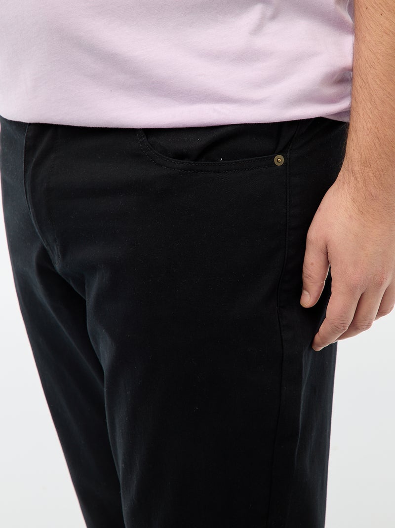 Pantalón con 5 bolsillos fitted L34 negro - Kiabi