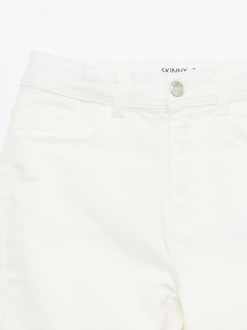 Pantalón con bajo deshilachado Blanco - Kiabi