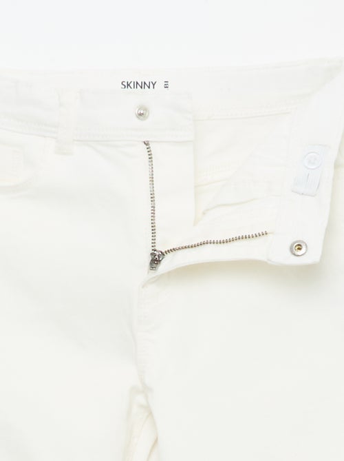 Pantalón con bajo deshilachado - Kiabi