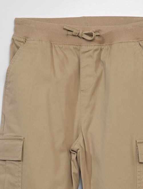Pantalón con bolsillos con solapa - Corte más cómodo - Kiabi