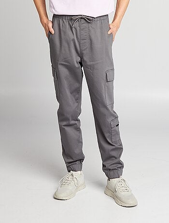 Pantalón con bolsillos en los laterales