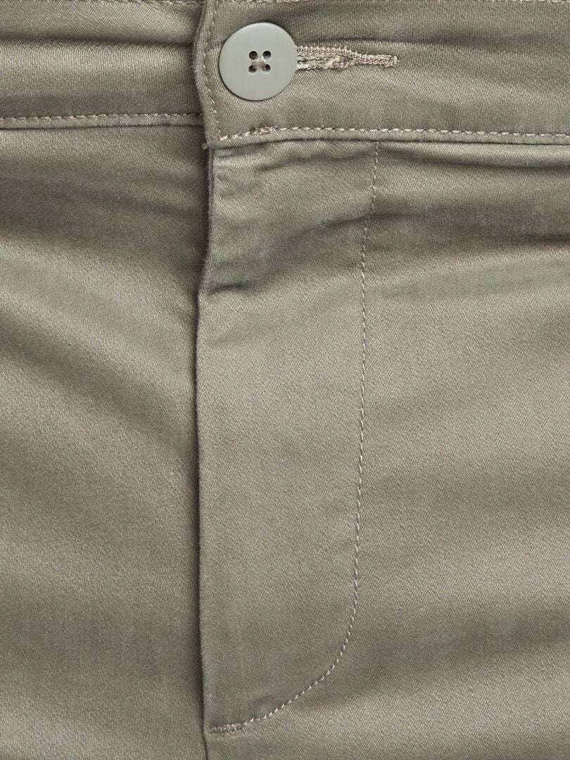 Pantalón con bolsillos en los laterales KAKI - Kiabi