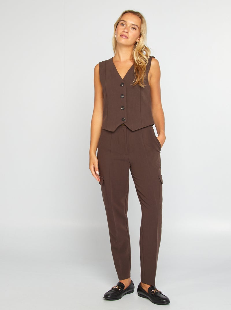 Pantalón con bolsillos en los laterales MARRON - Kiabi