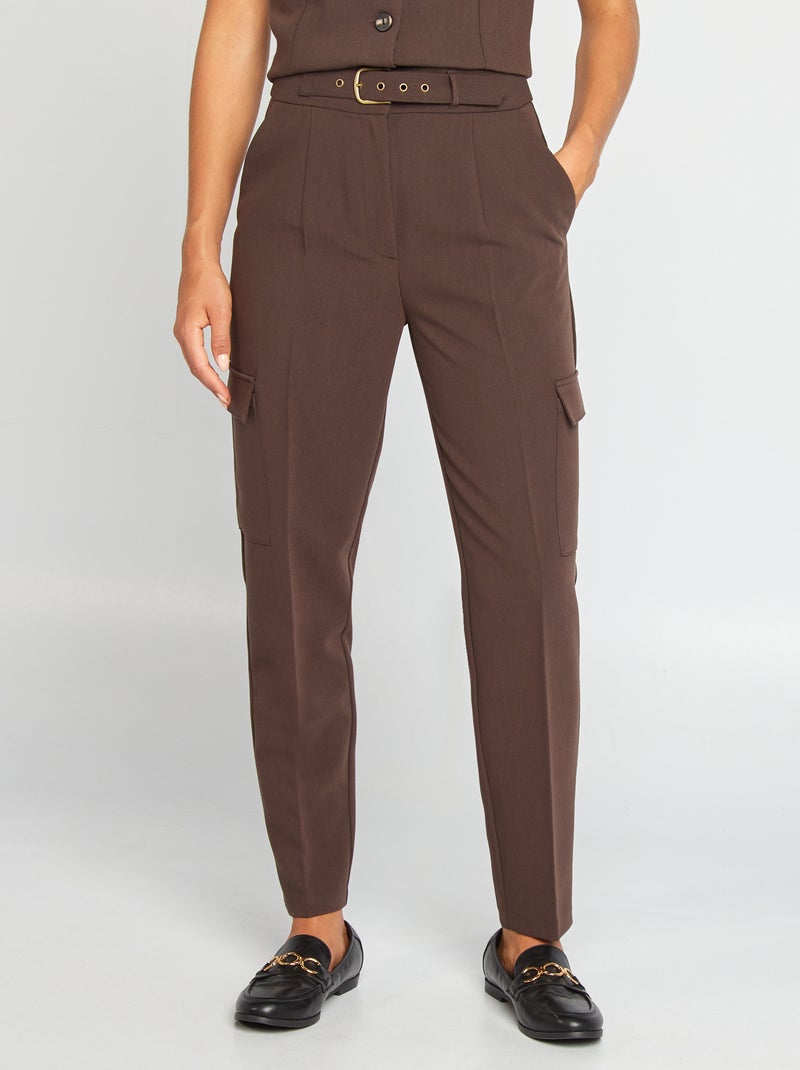 Pantalón con bolsillos en los laterales MARRON - Kiabi