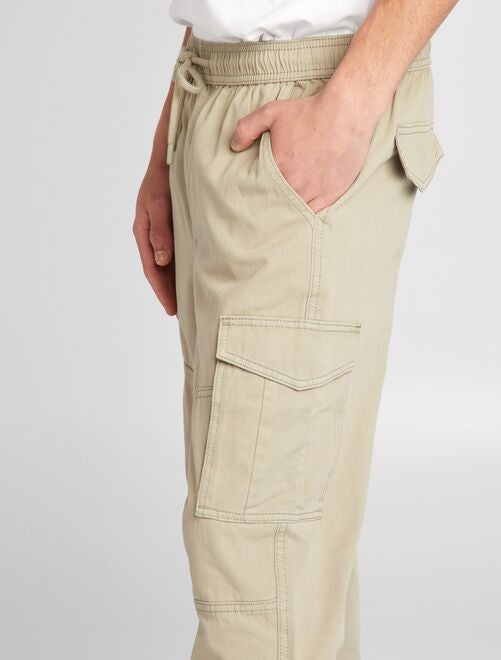 Pantalón con bolsillos en los laterales - Kiabi