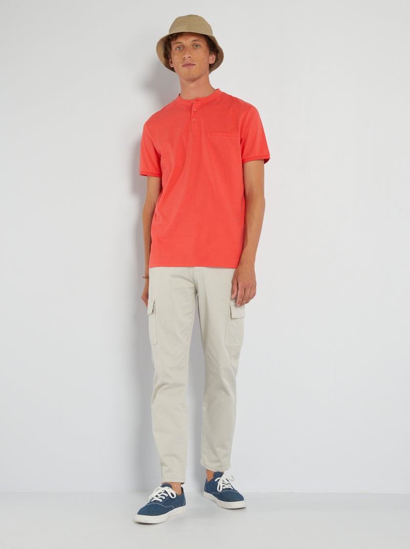 Pantalón con bolsillos gris claro - Kiabi