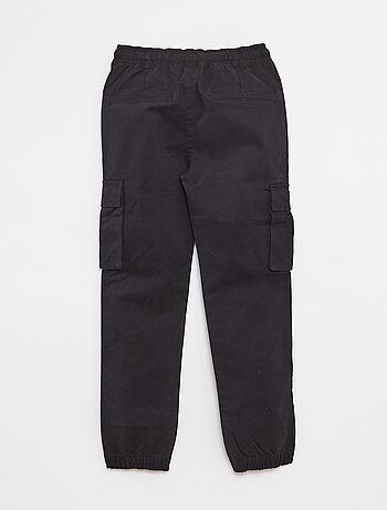 Pantalón con bolsillos y cintura ajustable
