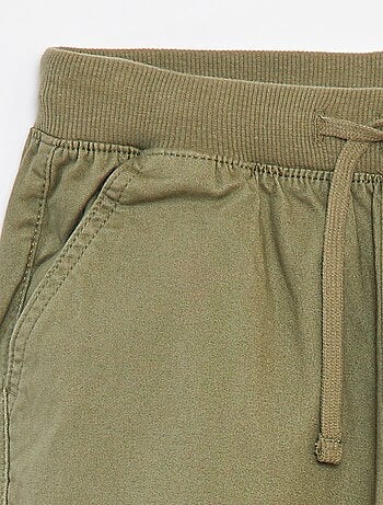 Pantalón con bolsillos y cintura ajustable