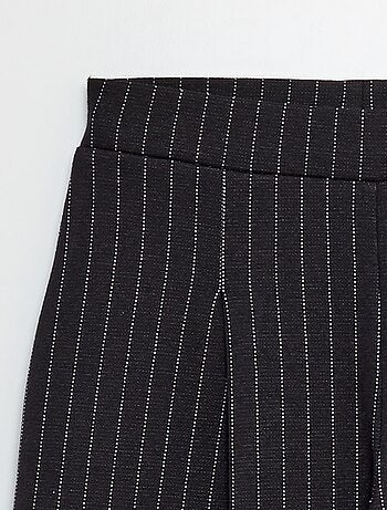 Pantalón con corte ancho de rayas