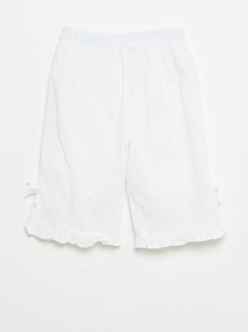 Pantalón con lazos decorativos y bordados ingleses - Kiabi