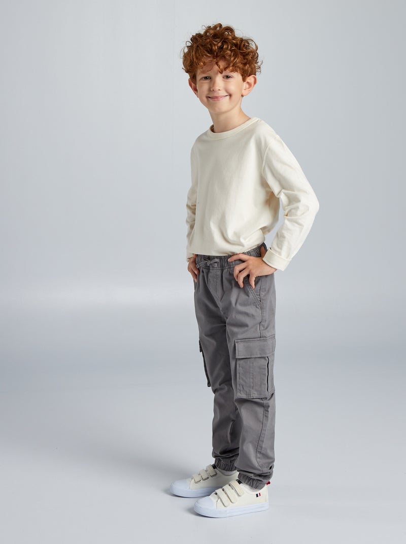 Pantalón con múltiples bolsillos - Corte más ajustado GRIS - Kiabi