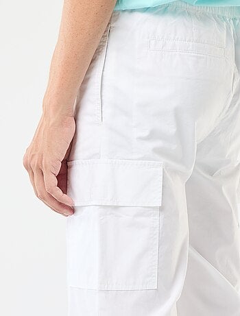Pantalón con múltiples bolsillos con cintura elástica + cordones