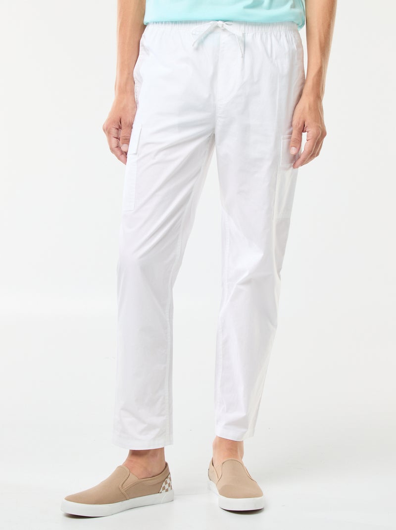 Pantalón con múltiples bolsillos con cintura elástica + cordones blanco - Kiabi