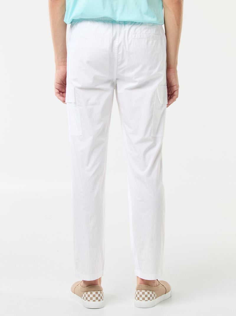 Pantalón con múltiples bolsillos con cintura elástica + cordones blanco - Kiabi