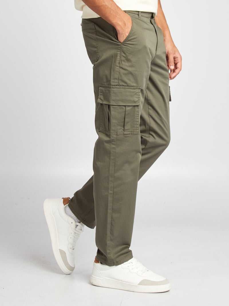 Pantalón con múltiples bolsillos corte recto KAKI - Kiabi