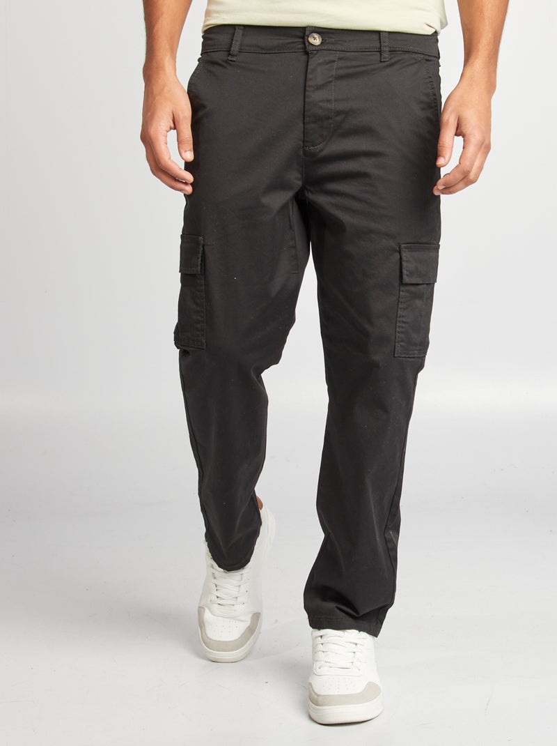 Pantalón con múltiples bolsillos corte recto negro - Kiabi