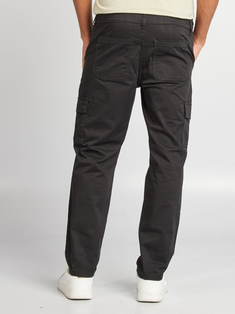 Pantalón con múltiples bolsillos corte recto negro - Kiabi