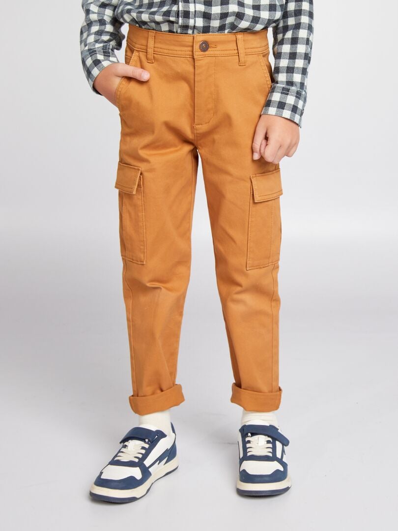 Pantalón con múltiples bolsillos Marrón - Kiabi