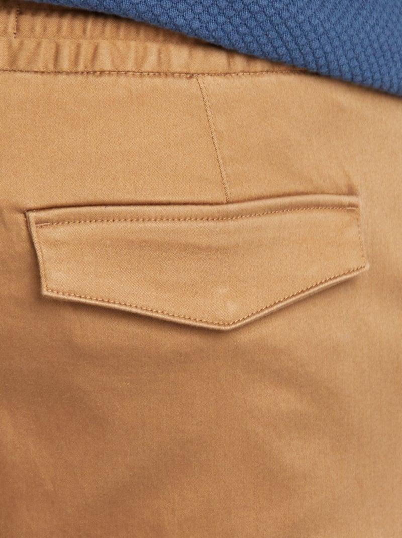 Pantalón con múltiples bolsillos MARRON - Kiabi