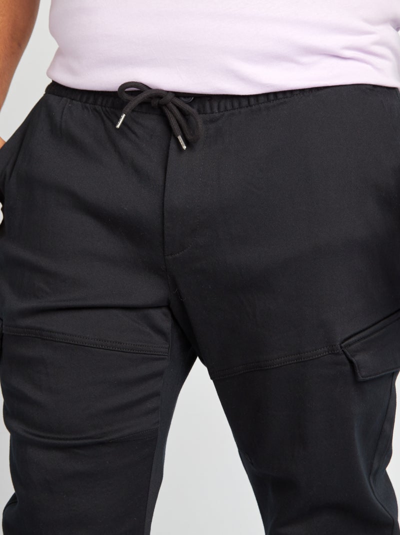 Pantalón con múltiples bolsillos negro - Kiabi