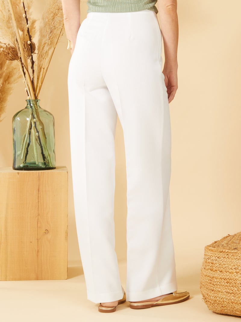 Pantalón con pinzas de corte recto BLANCO - Kiabi