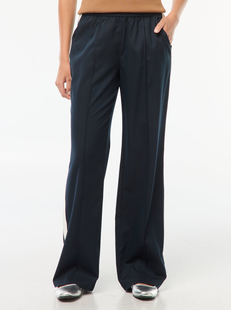 Pantalón con pinzas y bandas laterales Azul - Kiabi